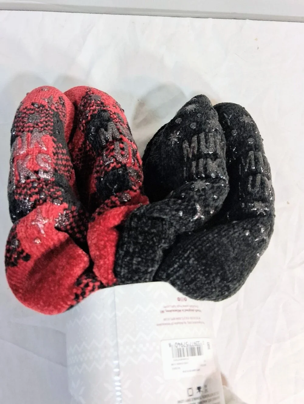 Women's Pack Of 2 Size 5-7 Black & Red And Black NWT Extra Warm Muk Luk Socks